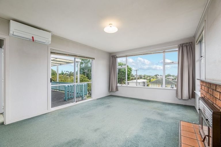 Photo of property in 4 Christina Avenue, Te Atatu South, Auckland, 0602