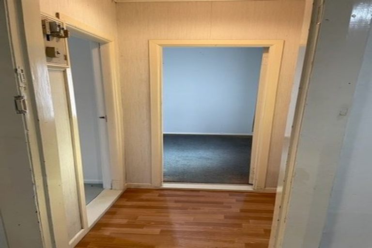 Photo of property in 2/22 Amaru Road, One Tree Hill, Auckland, 1061