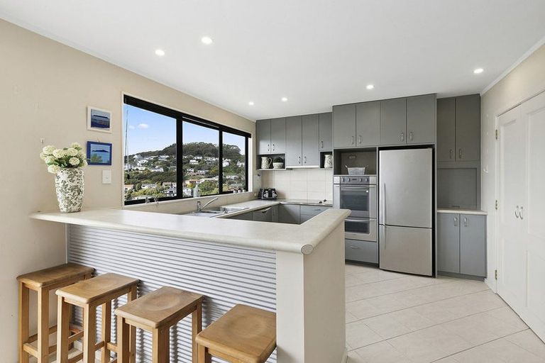 Photo of property in 164 Kahu Road, Paremata, Porirua, 5024