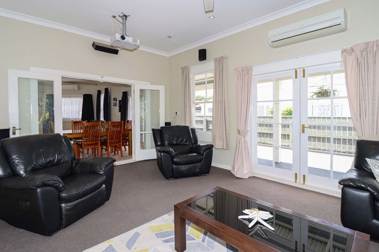 Photo of property in 8 Victoria Street, Carterton, 5713