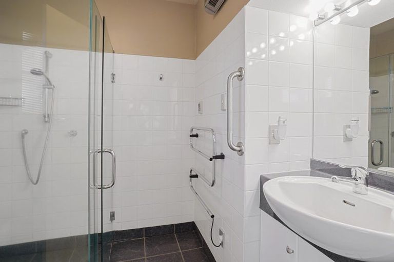 Photo of property in 40a Memorial Avenue, Ilam, Christchurch, 8053