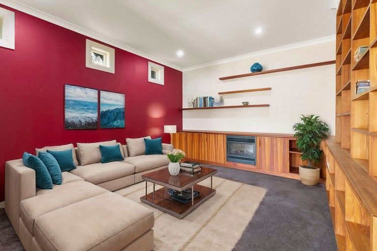 Photo of property in 42 Raroa Road, Kelburn, Wellington, 6012