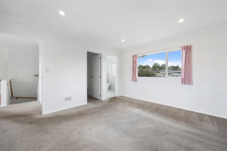 Photo of property in 23a Margan Avenue, New Lynn, Auckland, 0600