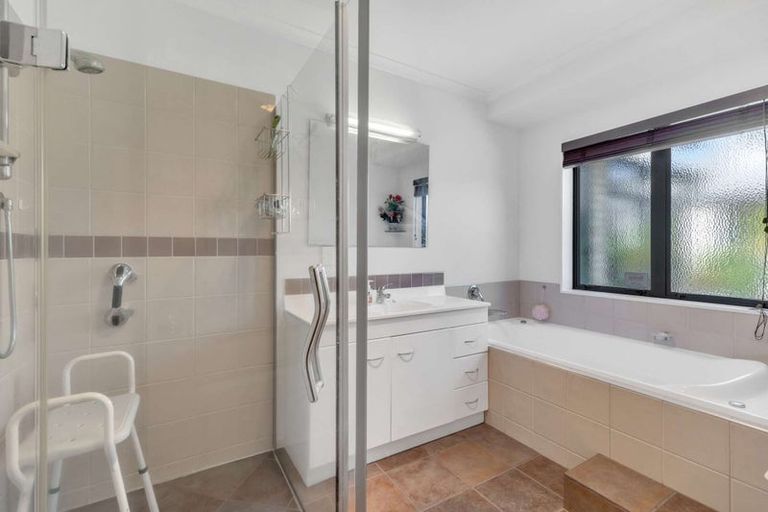 Photo of property in 1 Merlin Close, Huntington, Hamilton, 3210