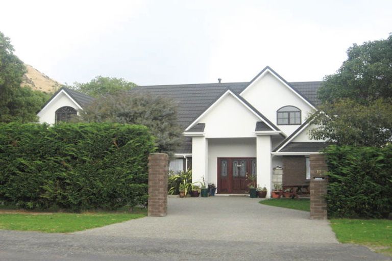 Photo of property in 8 Robertson Road, Paekakariki, 5034