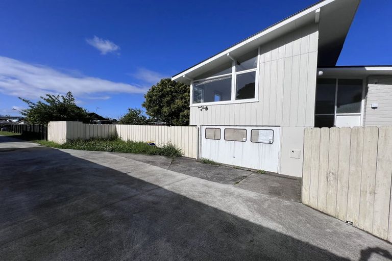 Photo of property in 15 Edgewater Drive, Pakuranga, Auckland, 2010