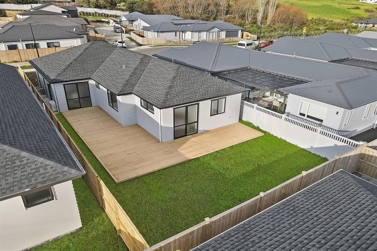 Photo of property in 42 Holcroft Street, Papakura, 2110