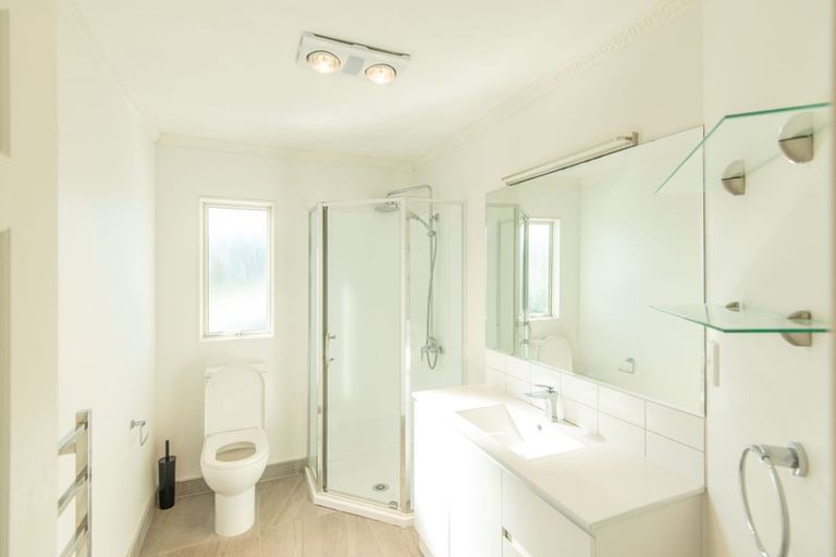 Photo of property in 22 Hugh Green Drive, Pinehill, Auckland, 0632