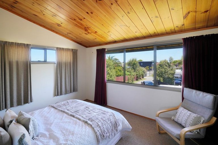 Photo of property in 8 Panckhurst Drive, Woodend, 7610