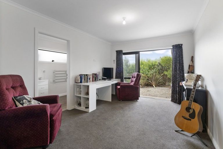 Photo of property in 14 Duncans Way, Otaki Beach, Otaki, 5512