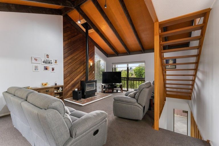 Photo of property in 10 Latitude Close, Whitby, Porirua, 5024