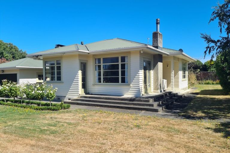 Photo of property in 13 Cambridge Road, Martinborough, 5711
