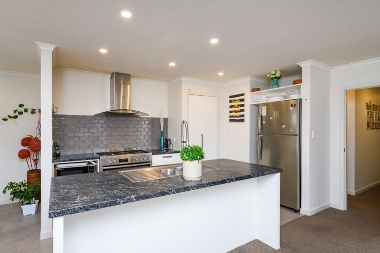 Photo of property in 12 Gibraltar Way, Fitzherbert, Palmerston North, 4410