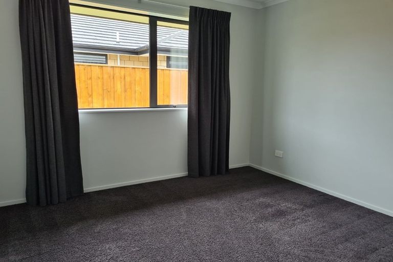 Photo of property in 8 Northmoor Boulevard, Rolleston, 7615