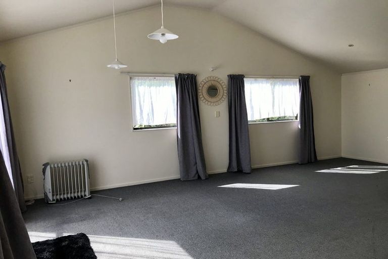 Photo of property in 32 Morere Street, Titahi Bay, Porirua, 5022