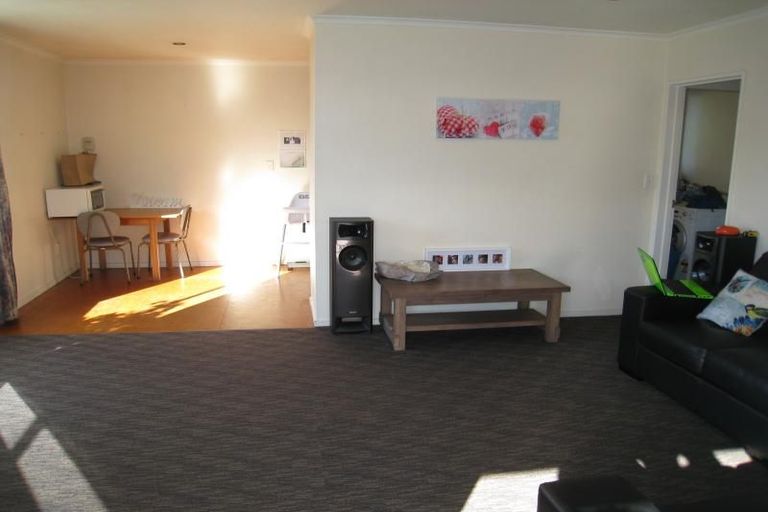 Photo of property in 2/37 Santa Rosa Avenue, Halswell, Christchurch, 8025