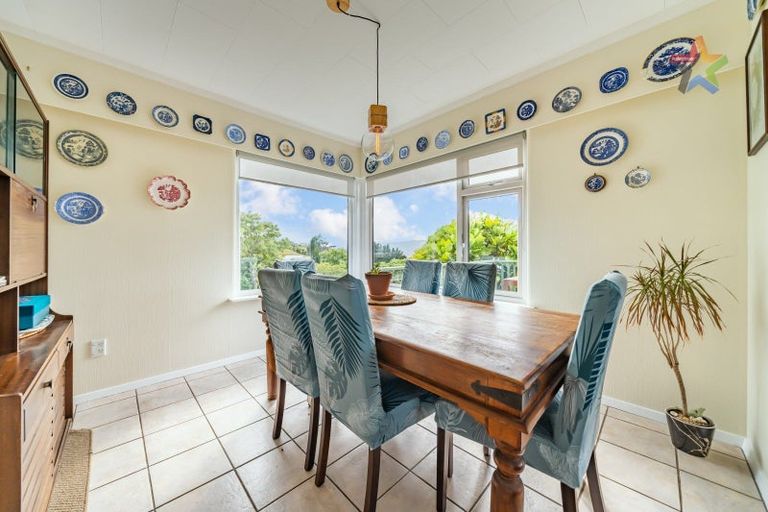 Photo of property in 176 Normandale Road, Normandale, Lower Hutt, 5010