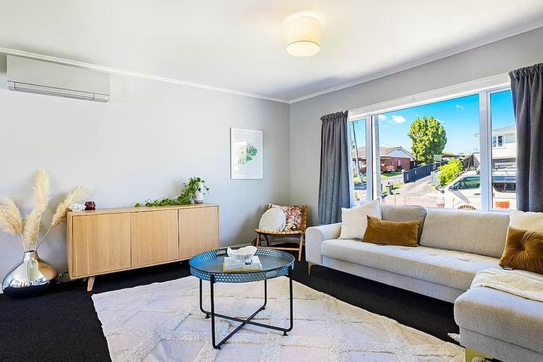 Photo of property in 6 Alston Avenue, Kelston, Auckland, 0602