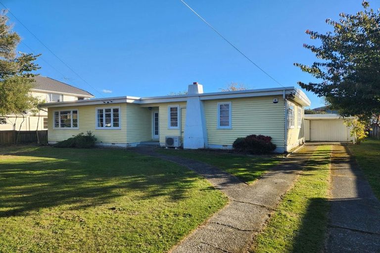 Photo of property in 63 Golders Road, Elderslea, Upper Hutt, 5018