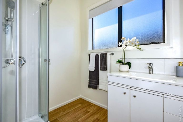 Photo of property in 266 Wainoni Road, Avondale, Christchurch, 8061