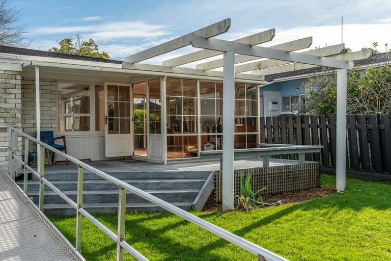 Photo of property in 35 Alison Street, Hamilton Lake, Hamilton, 3204