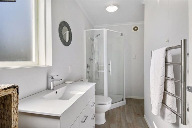 Photo of property in 19 Zion Road, Birkenhead, Auckland, 0626