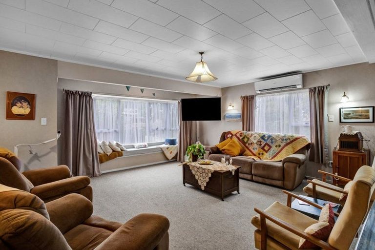 Photo of property in 237a South Road, Hawera, 4610