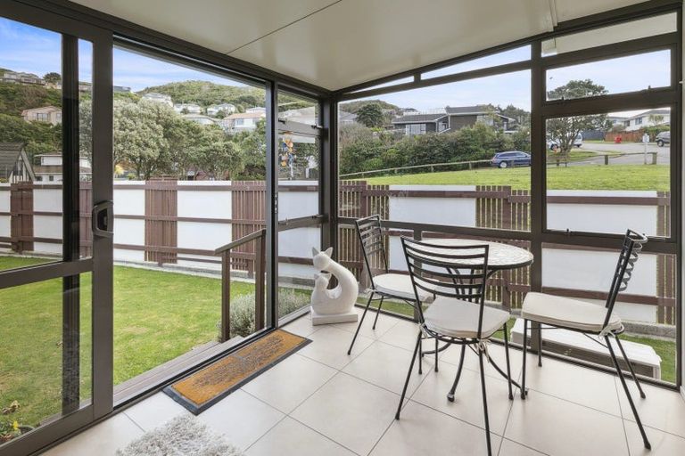 Photo of property in 87 Victory Crescent, Tawa, Wellington, 5028