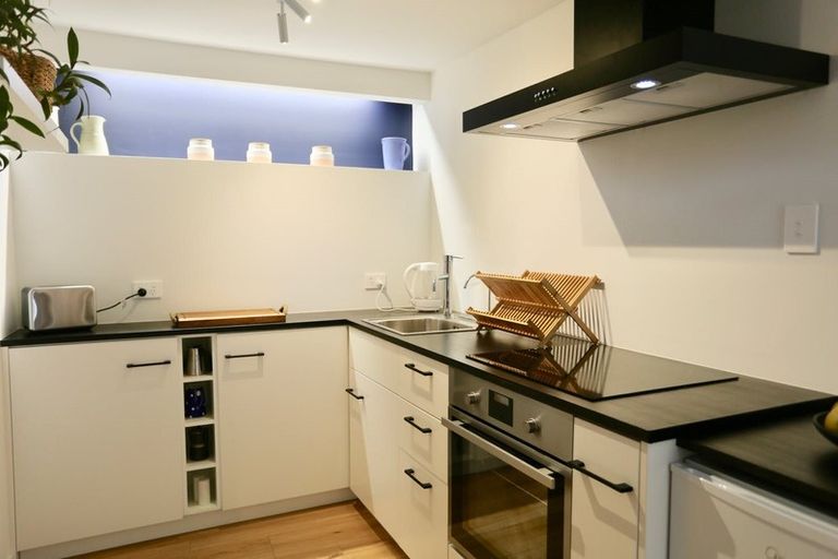 Photo of property in 14 Tinopai Road, Titirangi, Auckland, 0604