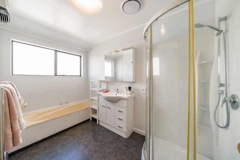 Photo of property in 14 Cullen Place, Tawa, Wellington, 5028