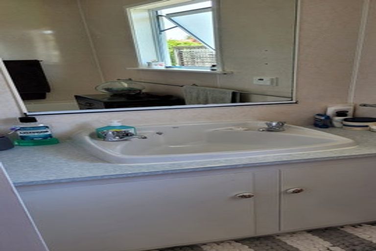 Photo of property in 7 Margaret Place, Merrilands, New Plymouth, 4312