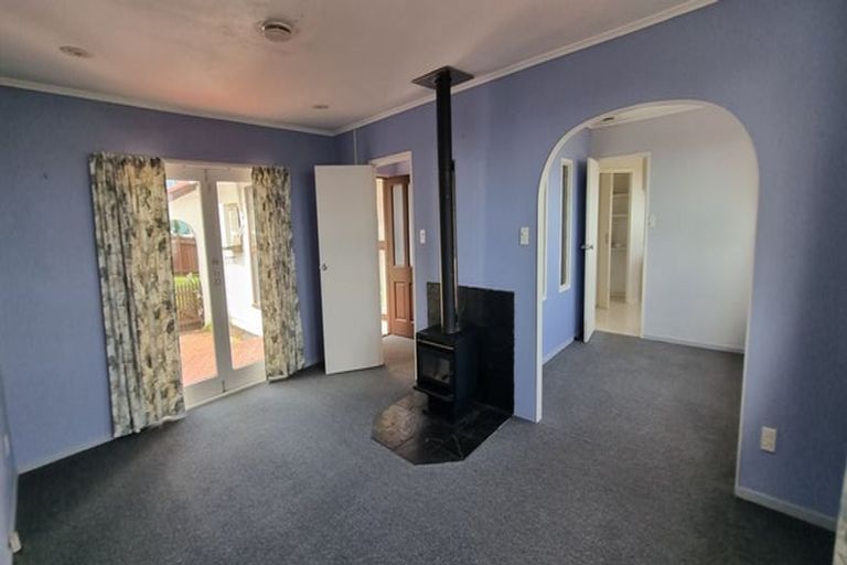 Photo of property in 28 Ellesmere Crescent, Pakuranga Heights, Auckland, 2010