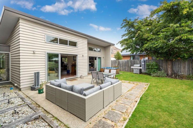 Photo of property in 27 Lochnagar Drive, Lake Hayes, Queenstown, 9304