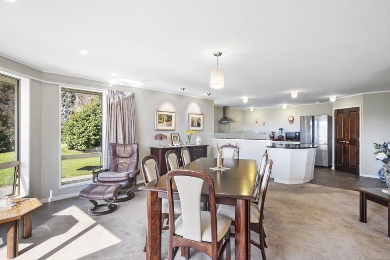 Photo of property in 19 Fairmile Drive, Kinmont Park, Mosgiel, 9024