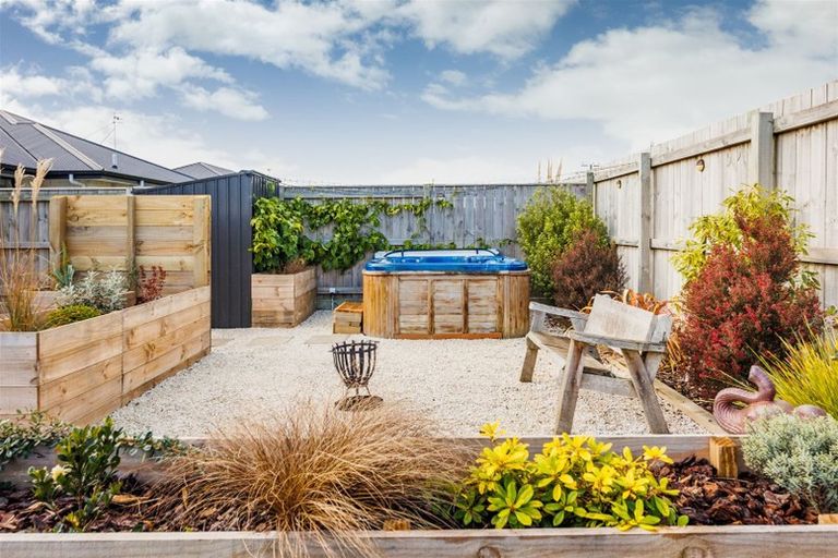 Photo of property in 26 Serenity Crescent, Kelvin Grove, Palmerston North, 4414