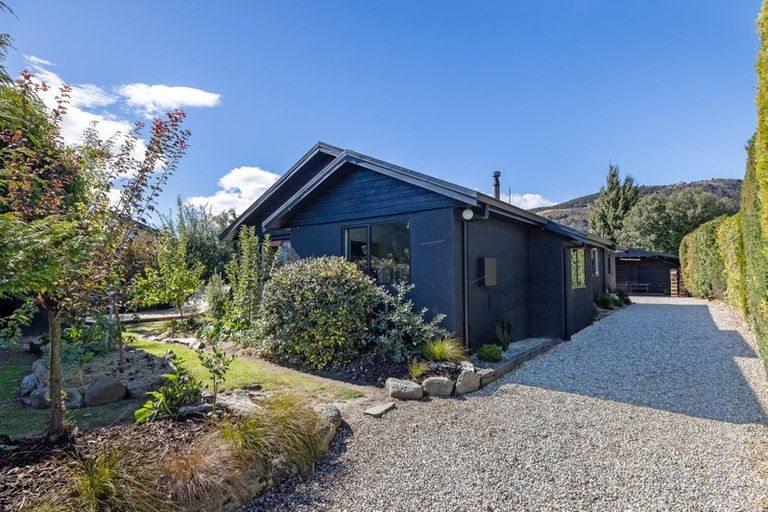 Photo of property in 40 Mount Iron Drive, Wanaka, 9305