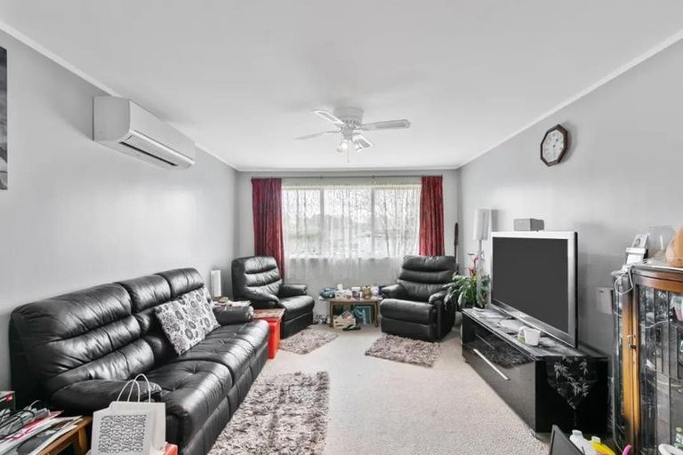 Photo of property in 15 Tangelo Place, Bucklands Beach, Auckland, 2012