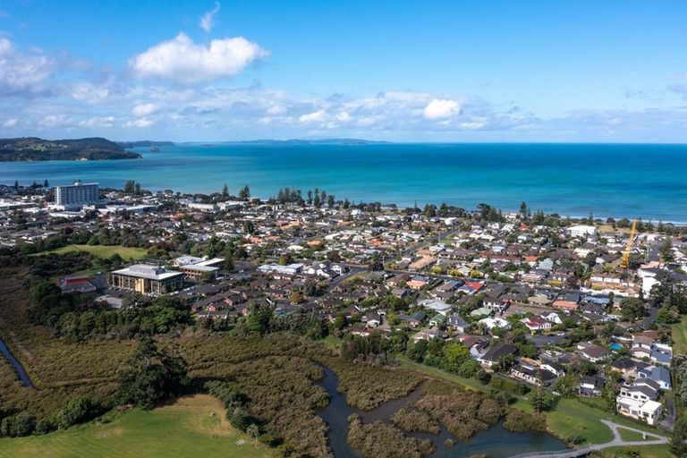 Photo of property in 20 Edgewater Grove, Orewa, 0931