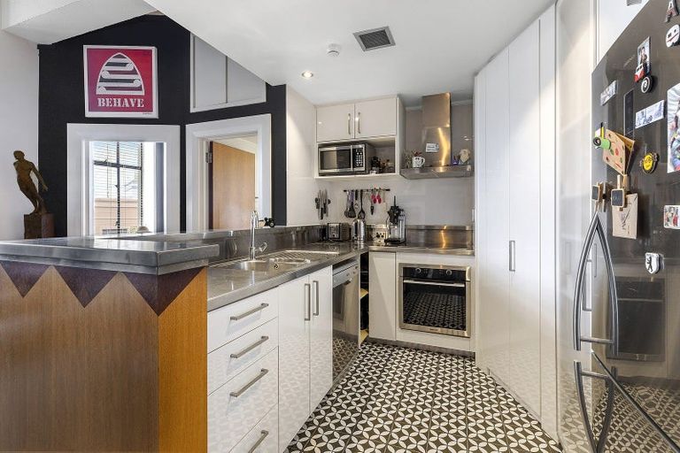 Photo of property in Dominion Apartments, 7/80 Victoria Street, Wellington Central, Wellington, 6011