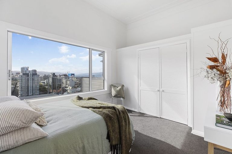 Photo of property in 12 Maarama Crescent, Aro Valley, Wellington, 6021