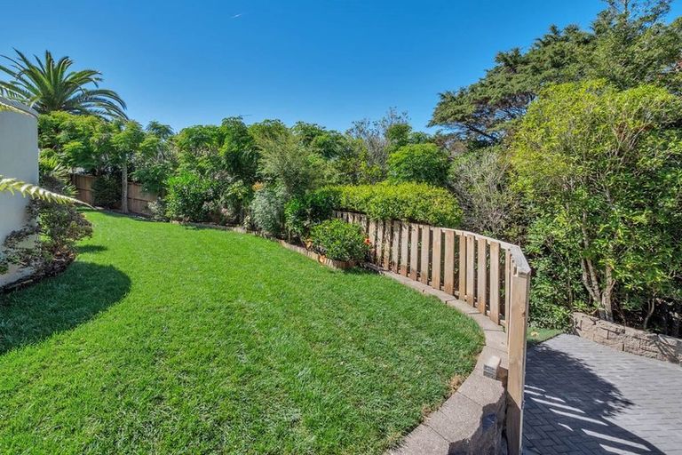 Photo of property in 11 Caversham Drive, Torbay, Auckland, 0630