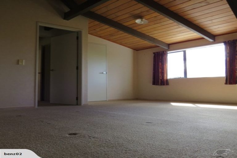 Photo of property in 2 Gemini Place, Kawaha Point, Rotorua, 3010