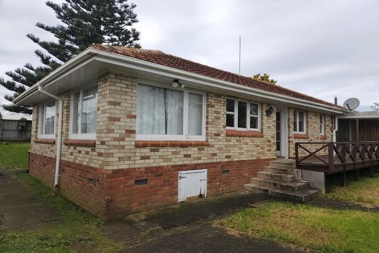 Photo of property in 15 Rogers Road, Manurewa, Auckland, 2102