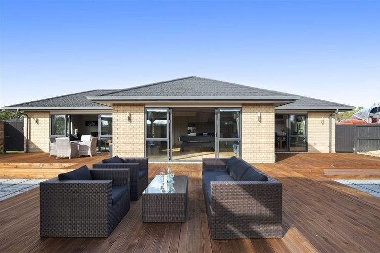 Photo of property in 7 Armstrong Way, Waiuku, 2123