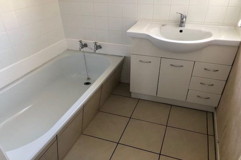 Photo of property in 2/19 Tatariki Street, Rosehill, Papakura, 2113