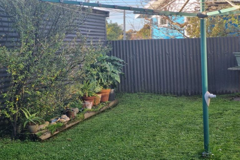 Photo of property in 33b Grey Street, Martinborough, 5711
