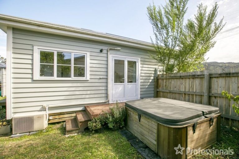 Photo of property in 23 Lyon Street, Featherston, 5710