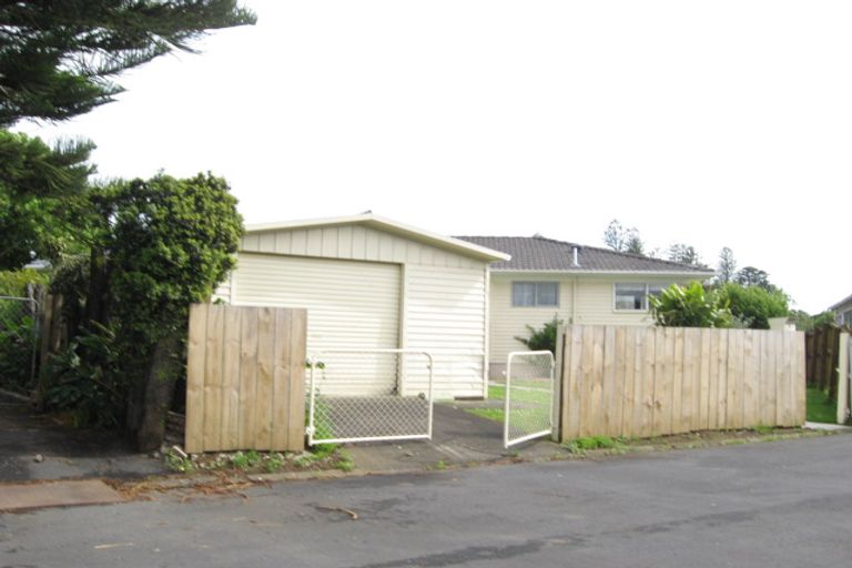 Photo of property in 9 Kelburn Lane, Mangere, Auckland, 2022