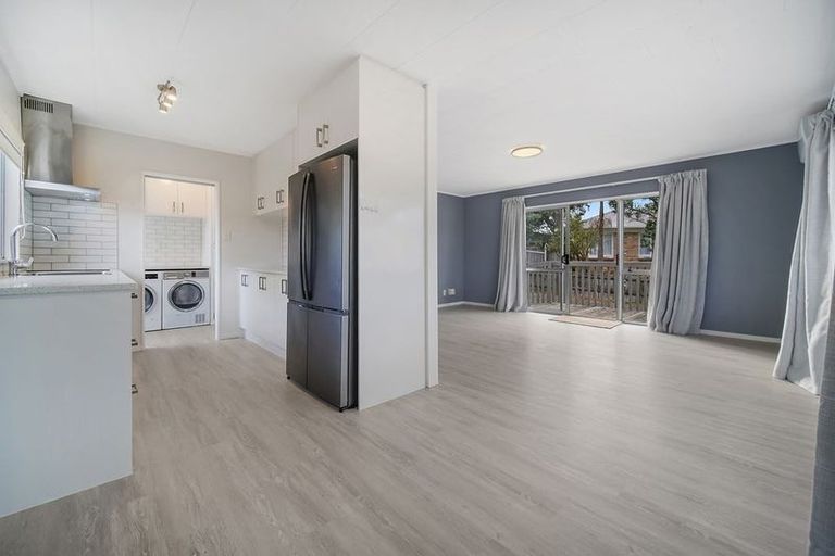 Photo of property in 1/30 Kereru Street, Henderson, Auckland, 0612