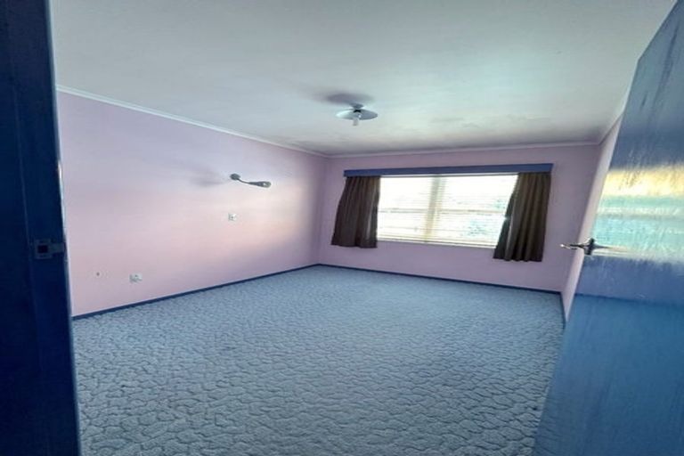 Photo of property in 494 Don Buck Road, Massey, Auckland, 0614